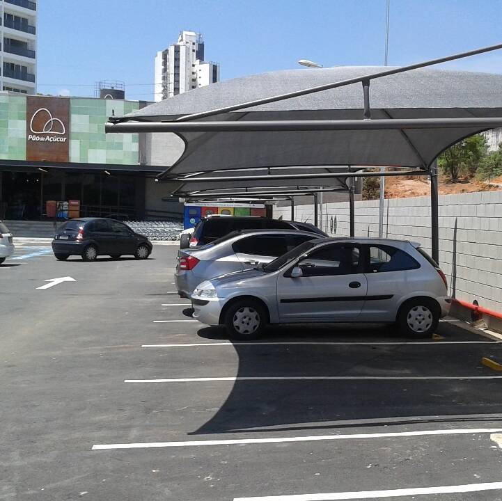 Sombreadores e coberturas para estacionamento 